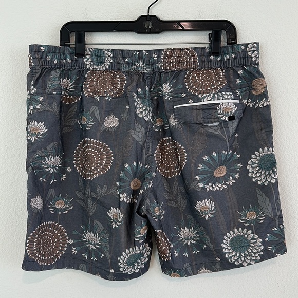 Globe Men’s Floral Swim Shorts - Picture 5 of 9